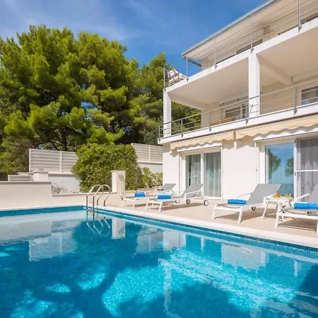 Lara Hébergement de vacances Primošten